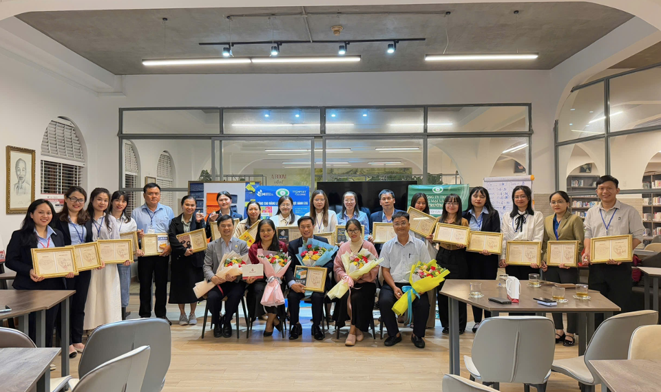 ESG[-]-[-]Nâng[-]cao[-]năng[-]lực[-]khảo[-]sát[-]-Tư[-]vấn[-]thực[-]hiện[-]báo[-]cáo[-]phát[-]triển[-]bền[-]vững